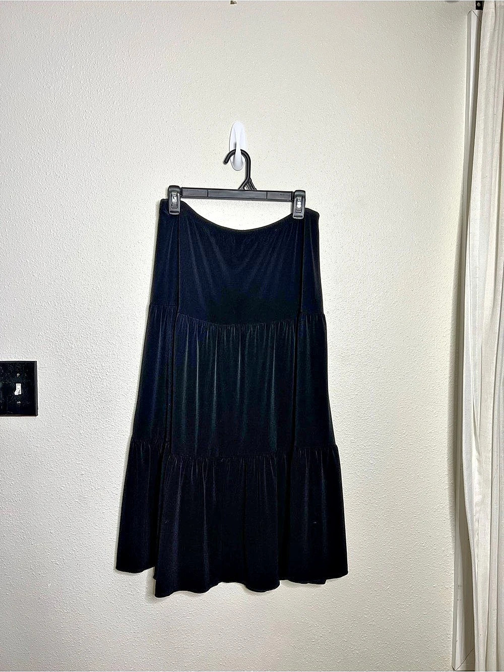 AGB Tiered Maxi Skirt in Black Size Large